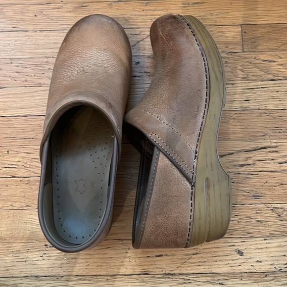 Danskos - Picture 4 of 4